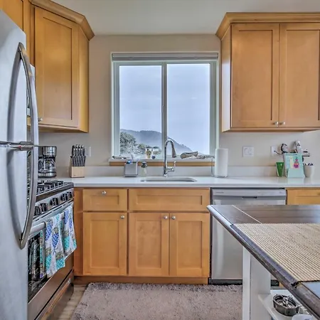 Chic Beachfront Abode With Balcony And Beach Access! Yachats Exterior photo