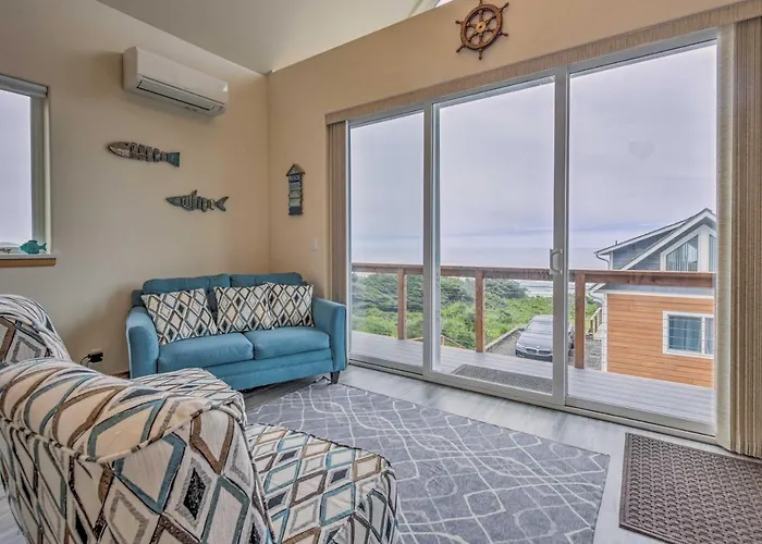 Chic Beachfront Abode With Balcony And Beach Access!
