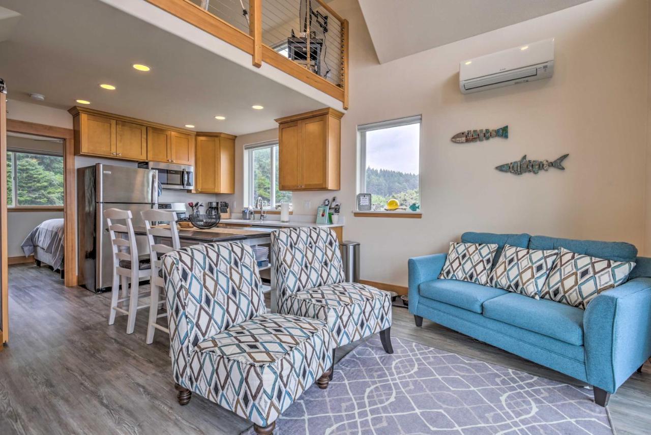 Chic Beachfront Abode With Balcony And Access! * Yachats